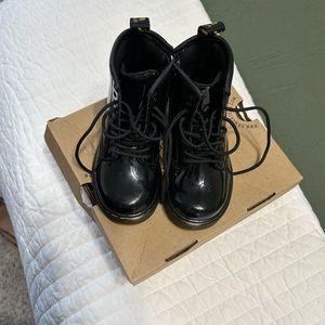 Worn 1x Dr. Martens kid boots
